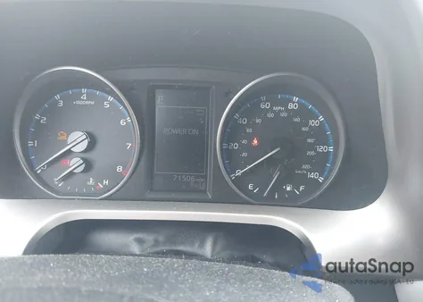 2017 Toyota Rav4 Xle z USA, uszkodzony, nr VIN JTMRFREVXHD216490